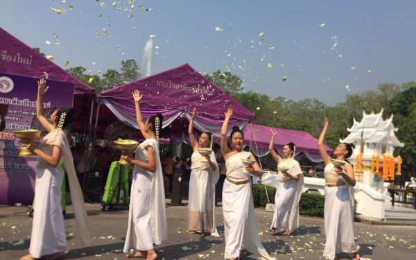 ภาพบรรยากาศงานสมโภชศาลพระภูมิหลังใหม่