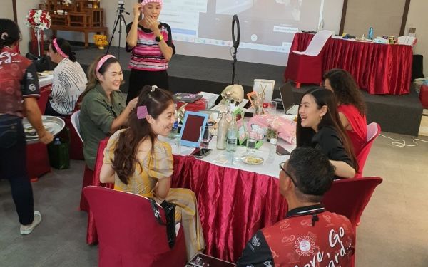 21.06.63 ภาพกิจกรรม Workshop เรียนการแต่งหน้าเพื่อส่งเสริมบุคลิกภาพและโหวงเฮง