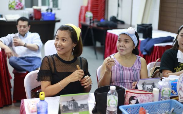19.07.63 ภาพกิจกรรม Workshop เรียนการแต่งหน้าเพื่อส่งเสริมบุคลิกภาพและโหงวเฮง ครั้งที่ 2