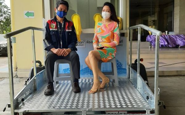 11.05.64 มูลนิธิ​นักศึกษาเก่า คณะวิศวกรรมศาสตร์​ มช.ส่งมอบ positive pressure mobile clinic ให้กับคณะเทคนิคการแพทย์มหิดล
